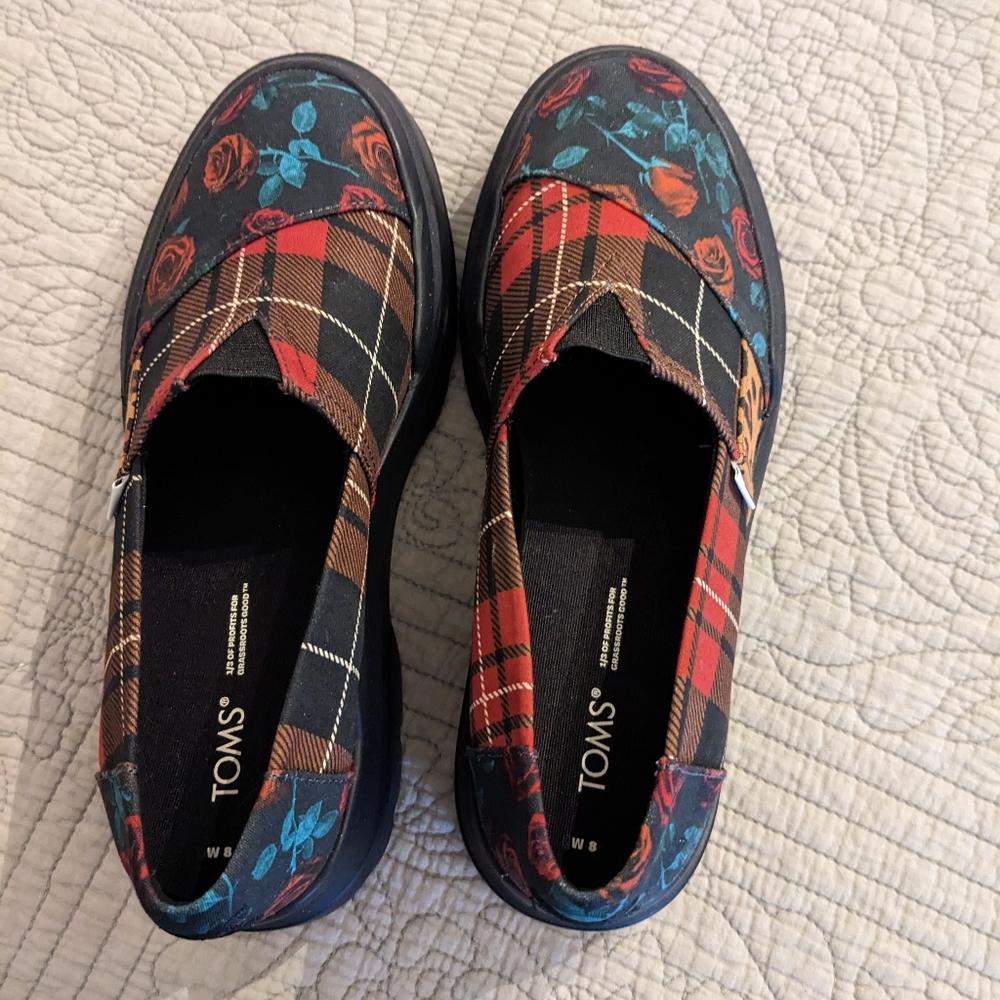 NIB Tom's shoes leopard / plaid / roses chunky sole size 8